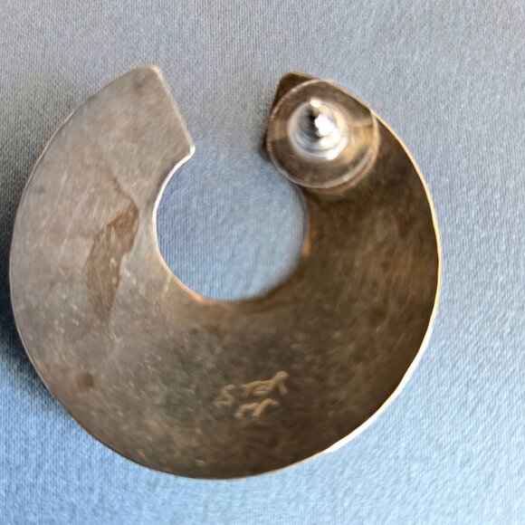 Sterling silver silver wide loops earrings. - Picture 5 of 6